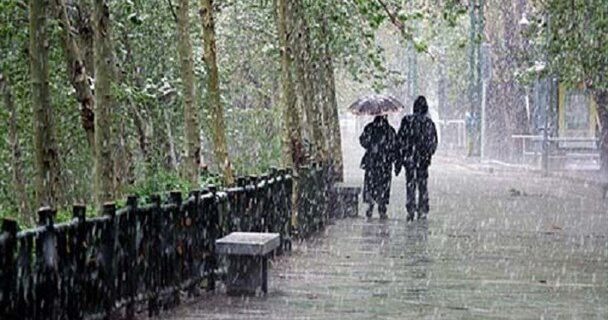 بارش باران در نقاط مختلف کشور/ کاهش دما در شمال و شمال شرق