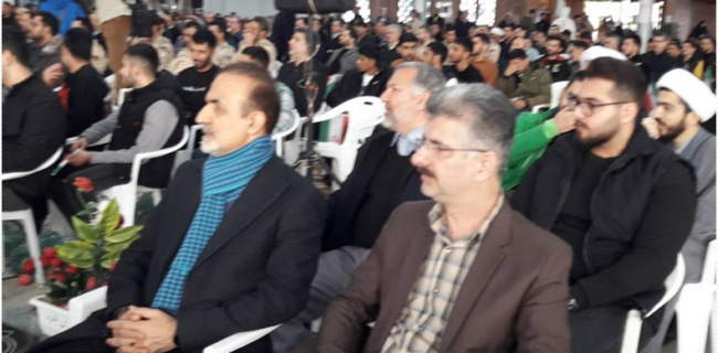 گلباران مزار شهدای رشت در نخستین روز از دهه مبارک فجر